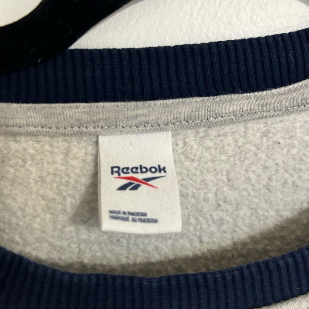 Reebok - Picture 2 of 3